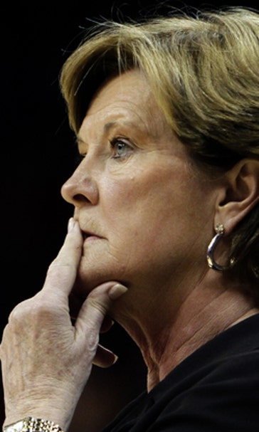 Lady Vols not alone this season in honoring Pat Summitt